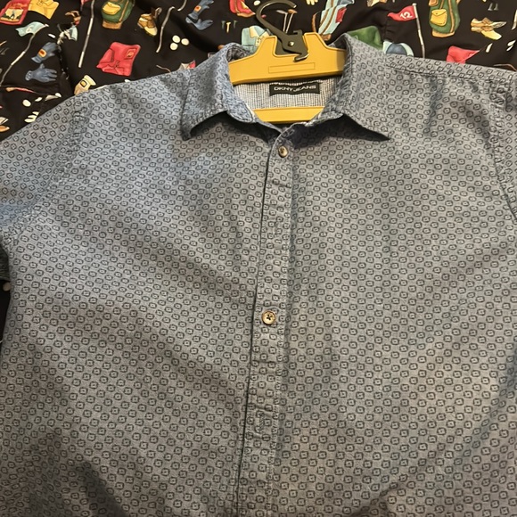 This a large very nice shirt - Picture 2 of 4